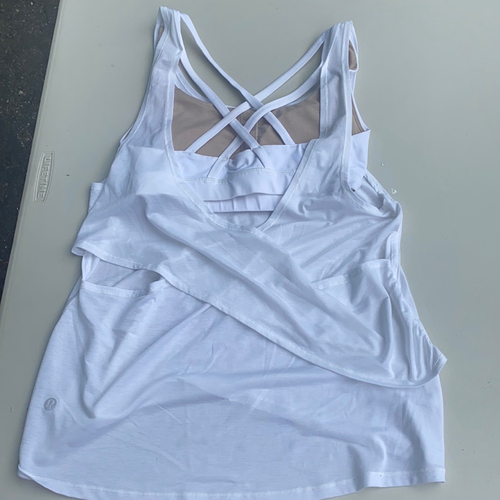 lululemon top w/ bra